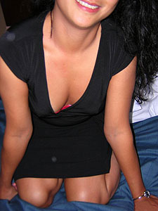 Hei�e Schlampe, total rasiert und immergeil.